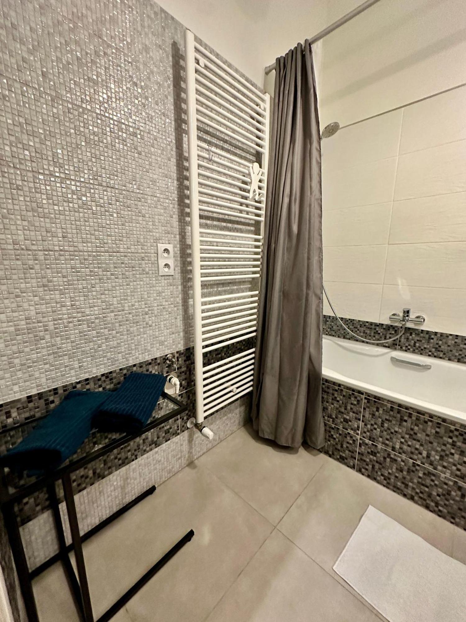 Royal City Centre Apartment Poprad Eksteriør billede