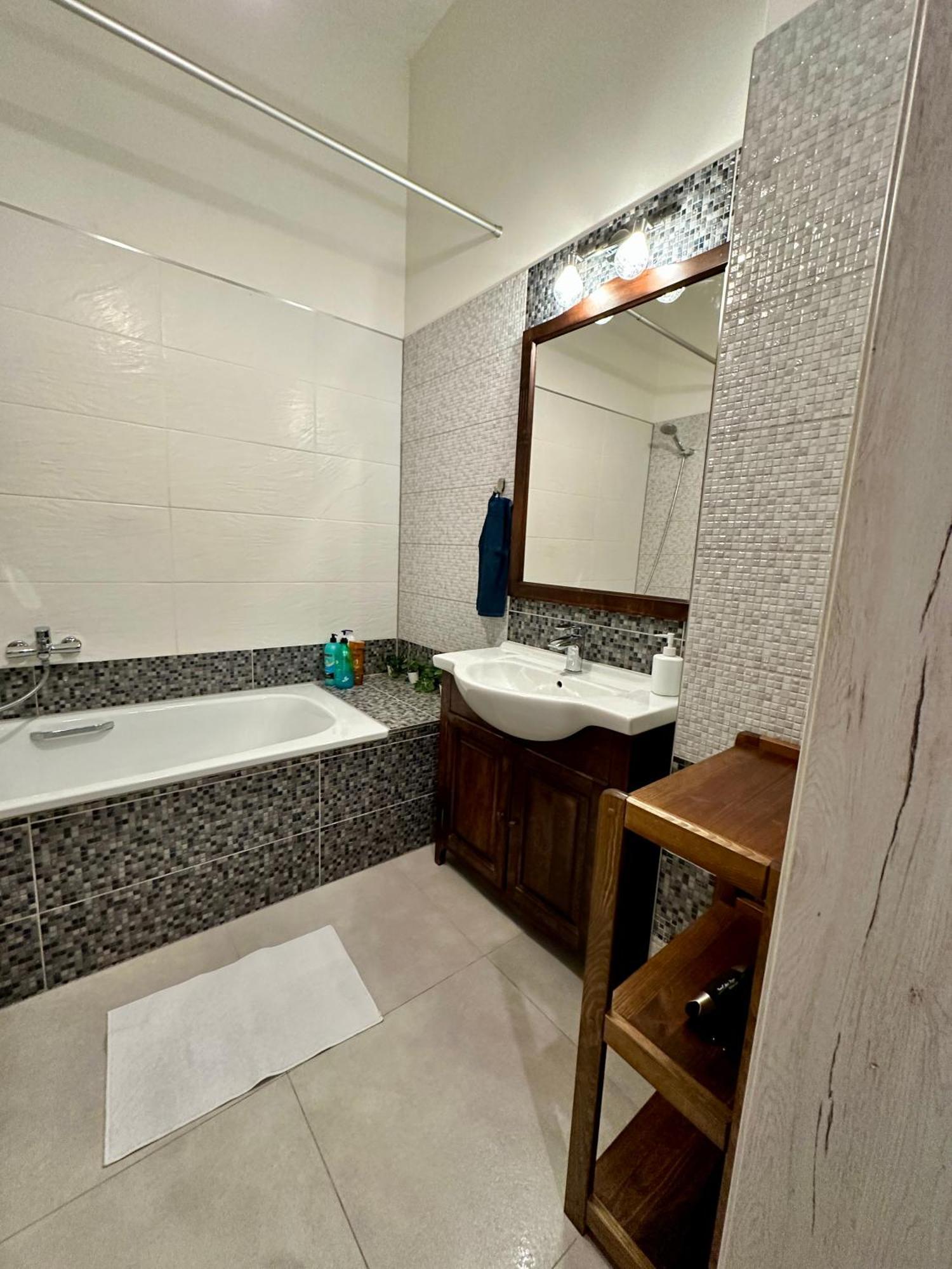 Royal City Centre Apartment Poprad Eksteriør billede